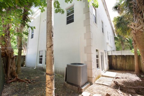 Townhouse in Miami, Florida 3 bedrooms, 227.15 sq.m. № 1766772 - photo 26