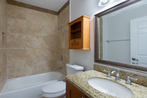 Townhouse in Miami, Florida 3 bedrooms, 227.15 sq.m. № 1766772 - photo 20