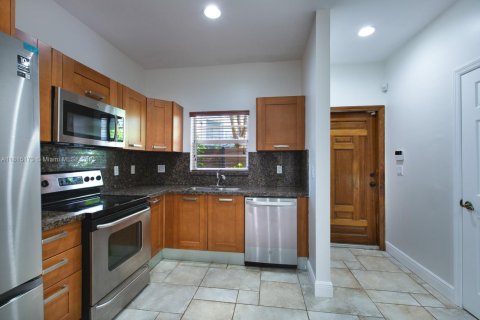 Townhouse in Miami, Florida 3 bedrooms, 227.15 sq.m. № 1766772 - photo 8