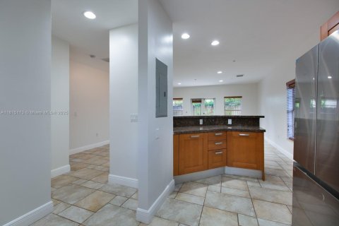 Townhouse in Miami, Florida 3 bedrooms, 227.15 sq.m. № 1766772 - photo 9