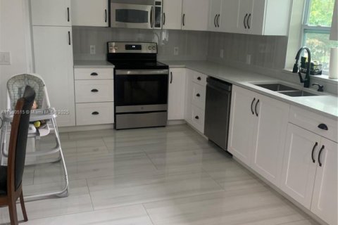 Villa ou maison à vendre à North Lauderdale, Floride: 3 chambres, 102.19 m2 № 1966659 - photo 30