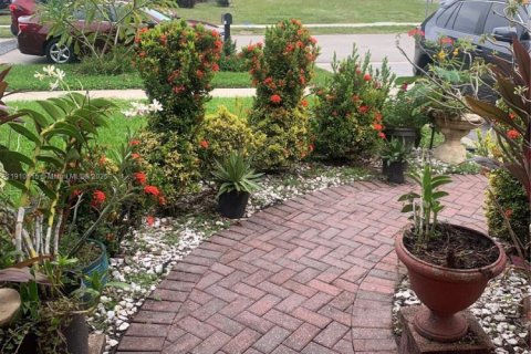 Villa ou maison à vendre à North Lauderdale, Floride: 3 chambres, 102.19 m2 № 1966659 - photo 3