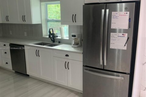 Villa ou maison à vendre à North Lauderdale, Floride: 3 chambres, 102.19 m2 № 1966659 - photo 12