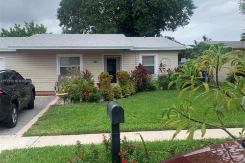 Villa ou maison à vendre à North Lauderdale, Floride: 3 chambres, 102.19 m2 № 1966659 - photo 1