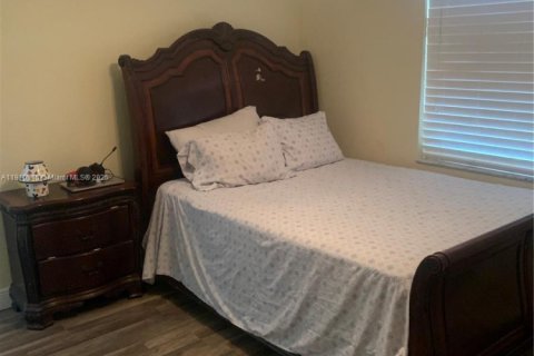 Villa ou maison à vendre à North Lauderdale, Floride: 3 chambres, 102.19 m2 № 1966659 - photo 28