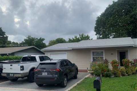 Villa ou maison à vendre à North Lauderdale, Floride: 3 chambres, 102.19 m2 № 1966659 - photo 4