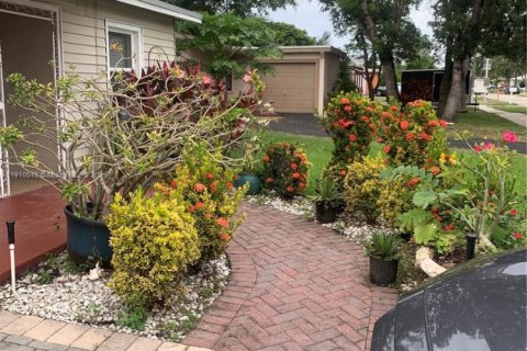 Villa ou maison à vendre à North Lauderdale, Floride: 3 chambres, 102.19 m2 № 1966659 - photo 22