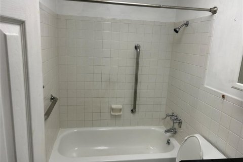 Townhouse in Tampa, Florida 2 bedrooms, 86.96 sq.m. № 2122323 - photo 7