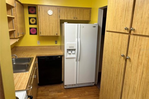 Townhouse in Tampa, Florida 2 bedrooms, 86.96 sq.m. № 2122323 - photo 4