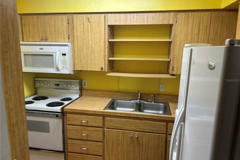 Townhouse in Tampa, Florida 2 bedrooms, 86.96 sq.m. № 2122323 - photo 9