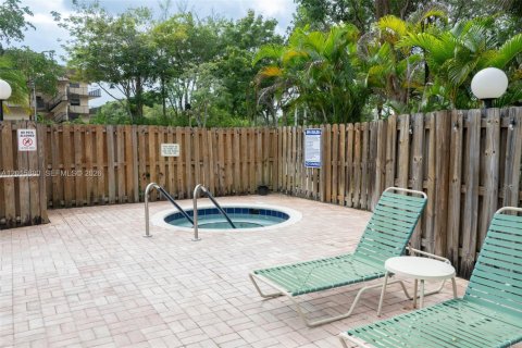 Copropriété à vendre à Plantation, Floride: 2 chambres, 127.28 m2 № 2089484 - photo 28