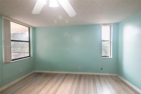 Copropriété à vendre à Plantation, Floride: 2 chambres, 127.28 m2 № 2089484 - photo 17