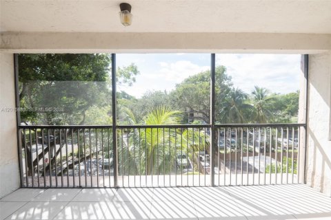 Copropriété à vendre à Plantation, Floride: 2 chambres, 127.28 m2 № 2089484 - photo 3