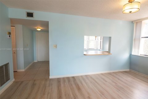 Copropriété à vendre à Plantation, Floride: 2 chambres, 127.28 m2 № 2089484 - photo 11