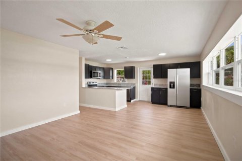 Casa en venta en Bradenton, Florida, 4 dormitorios, 131.92 m2 № 2314536 - foto 4