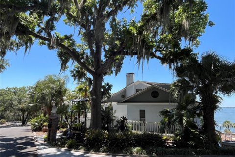 House in Mount Dora, Florida 3 bedrooms, 145.3 sq.m. № 2431614 - photo 4