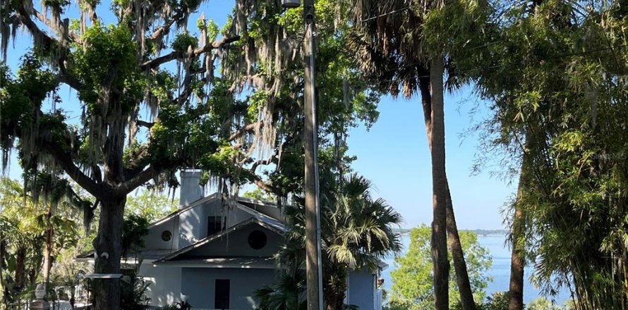 House in Mount Dora, Florida 3 bedrooms, 145.3 sq.m. № 2431614