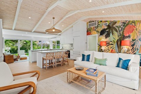 House in Ocean Ridge, Florida 3 bedrooms, 146.69 sq.m. № 2158411