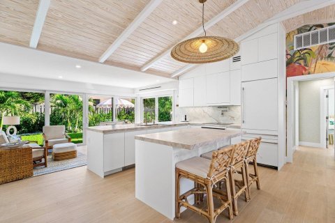 House in Ocean Ridge, Florida 3 bedrooms, 146.69 sq.m. № 2158411 - photo 5
