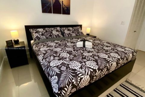 Снять в аренду кондоминиум в Майами, Флорида 3 спальни, 101.26м2, № 1956395 - фото 12