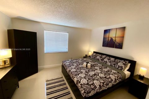 Снять в аренду кондоминиум в Майами, Флорида 3 спальни, 101.26м2, № 1956395 - фото 11