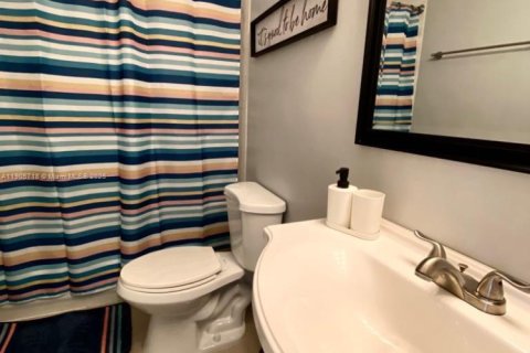 Снять в аренду кондоминиум в Майами, Флорида 3 спальни, 101.26м2, № 1956395 - фото 10