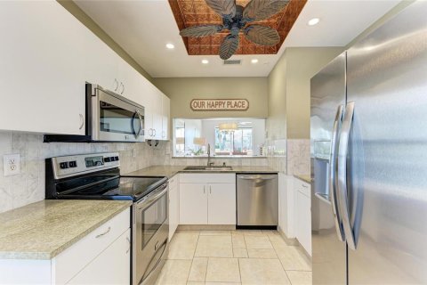 Condo in Sarasota, Florida, 2 bedrooms № 2155933 - photo 4