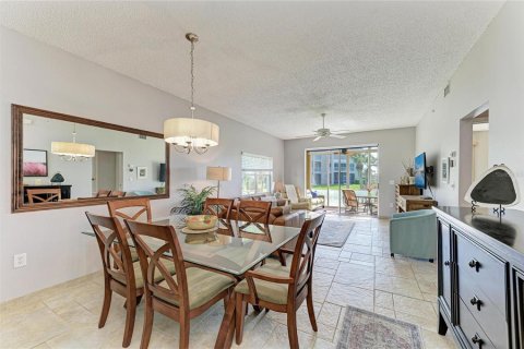 Condo in Sarasota, Florida, 2 bedrooms № 2155933 - photo 8