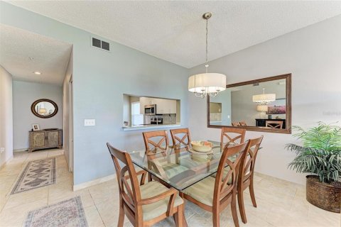 Condo in Sarasota, Florida, 2 bedrooms № 2155933 - photo 11