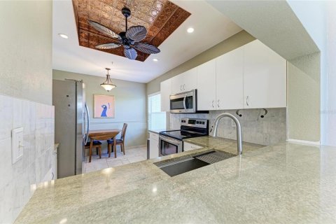Condo in Sarasota, Florida, 2 bedrooms № 2155933 - photo 12