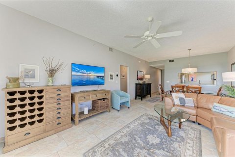 Condo in Sarasota, Florida, 2 bedrooms № 2155933 - photo 13