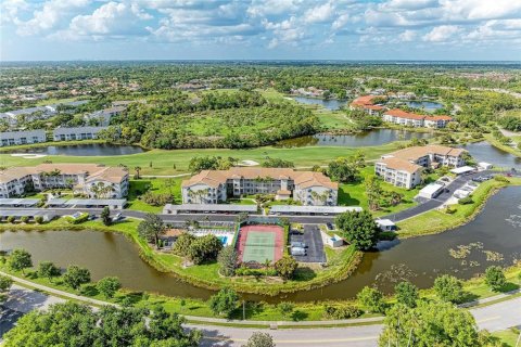 Condo in Sarasota, Florida, 2 bedrooms № 2155933 - photo 1