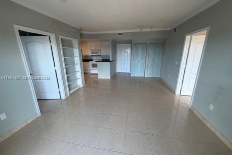 Condo in Miami, Florida, 2 bedrooms № 1990658 - photo 6