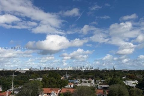 Condo in Miami, Florida, 2 bedrooms № 1990658 - photo 15