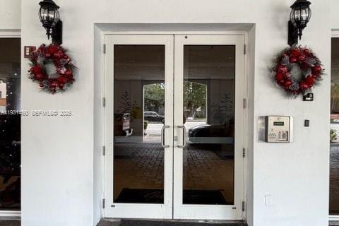 Condo in Miami, Florida, 2 bedrooms № 1990658 - photo 4