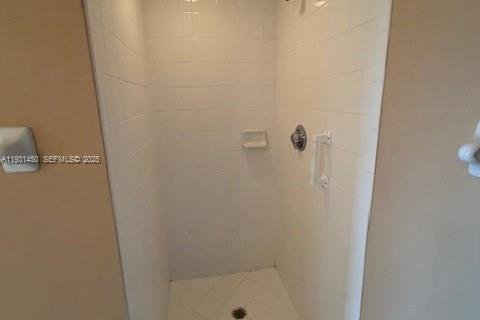 Condo in Miami, Florida, 2 bedrooms № 1990658 - photo 14