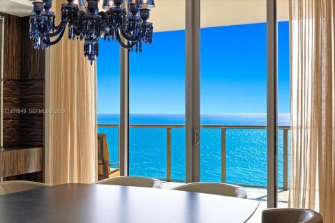 Купить кондоминиум в Бэл-Харбор, Флорида 4 спальни, 342.62м2, № 2053355 - фото 3