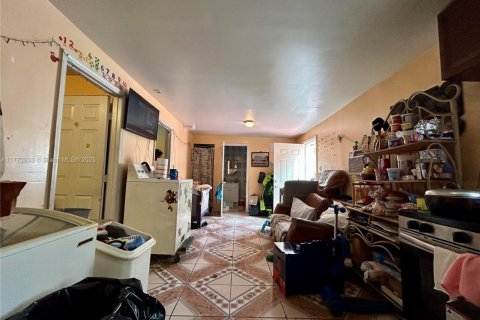 Купить коммерческую недвижимость в Опа-Локка, Флорида 261.52м2, № 2021349 - фото 11