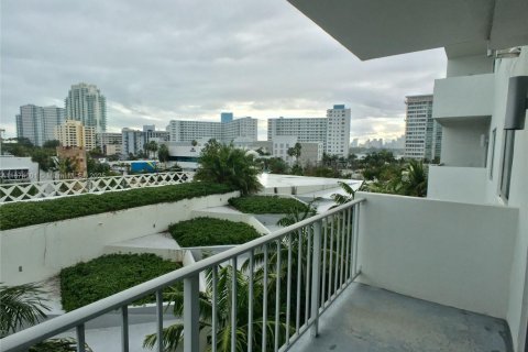 Condominio en venta en Miami Beach, Florida, 1 dormitorio, 67.82 m2 № 1926093 - foto 4