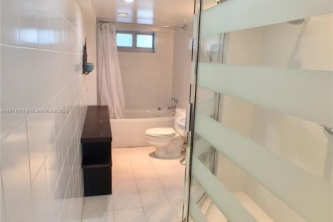 Condominio en venta en Miami Beach, Florida, 1 dormitorio, 67.82 m2 № 1926093 - foto 11