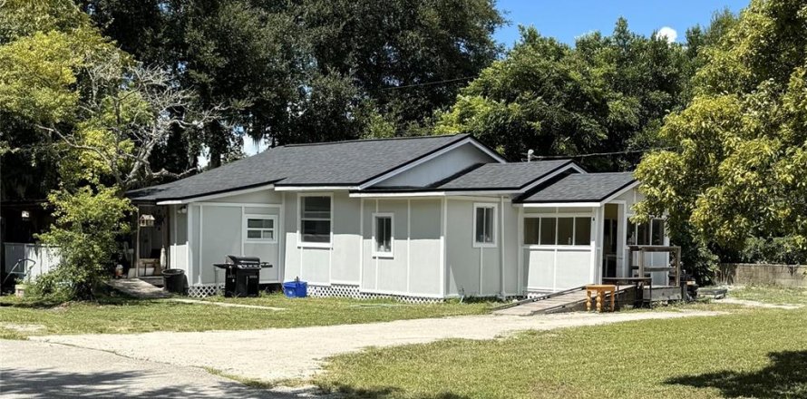 Commercial property in Sanford, Florida 4 bedrooms, 125.42 sq.m. № 1735168