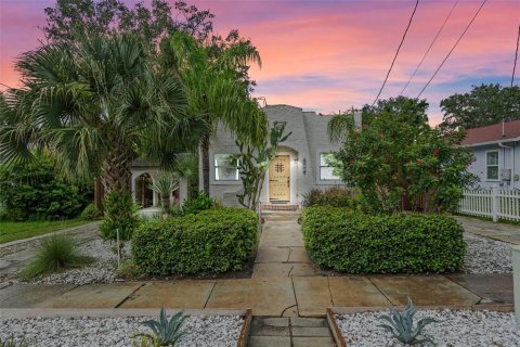 Casa en venta en Mount Dora, Florida, 3 dormitorios, 178.65 m2 № 1914702 - foto 1
