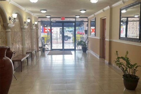 Condo in Miami, Florida, 2 bedrooms  № 1994288 - photo 29