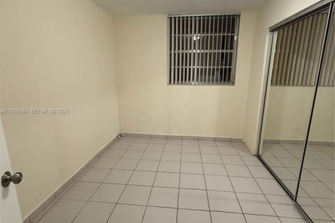 Condo in Miami, Florida, 2 bedrooms  № 1994288 - photo 18