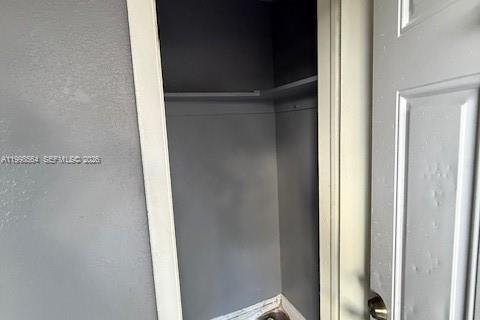 Commercial property in Fort Lauderdale, Florida 211.35 sq.m. № 2060437 - photo 4