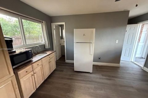 Commercial property in Fort Lauderdale, Florida 211.35 sq.m. № 2060437 - photo 7