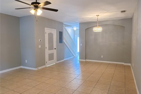 Townhouse in Winter Garden, Florida 2 bedrooms, 114.83 sq.m. № 2204745 - photo 3