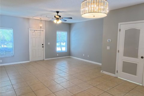 Townhouse in Winter Garden, Florida 2 bedrooms, 114.83 sq.m. № 2204745 - photo 2