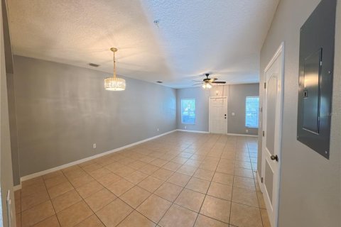 Townhouse in Winter Garden, Florida 2 bedrooms, 114.83 sq.m. № 2204745 - photo 5