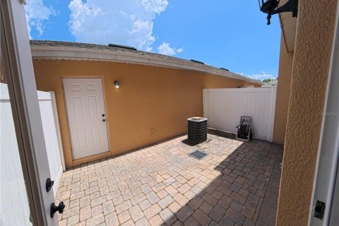 Townhouse in Winter Garden, Florida 2 bedrooms, 114.83 sq.m. № 2204745 - photo 17